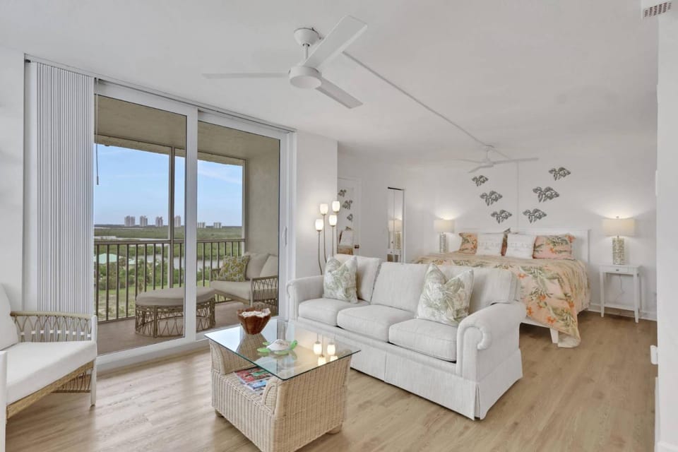 Beach & Tennis 5004 House in Bonita Springs