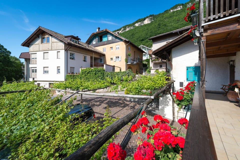 Day, Neighbourhood, Balcony/Terrace