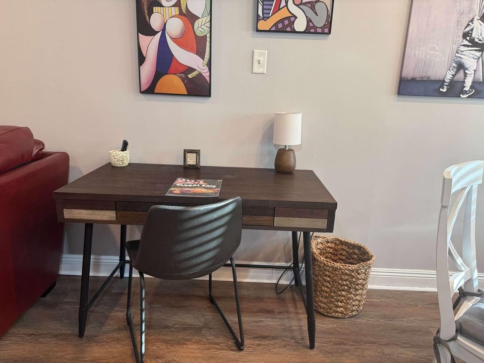 Parking - 5 min downtown - WD - TV bedroom - Pool Apartment in Baton Rouge