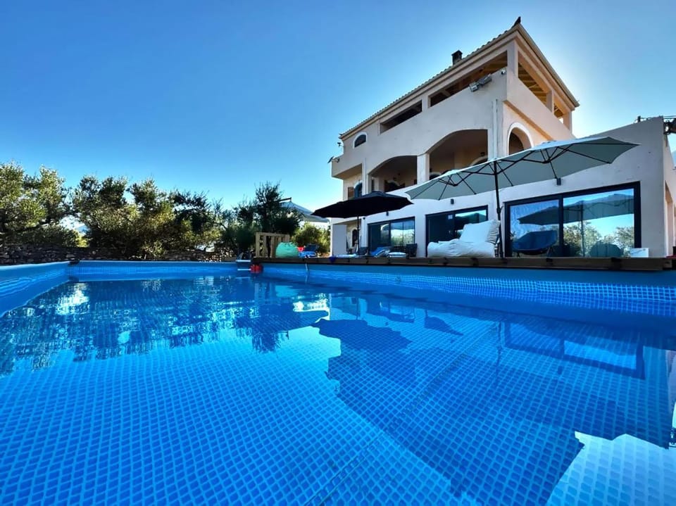 Elements of Diros - luxury suites Bed and Breakfast in Peloponnese Region