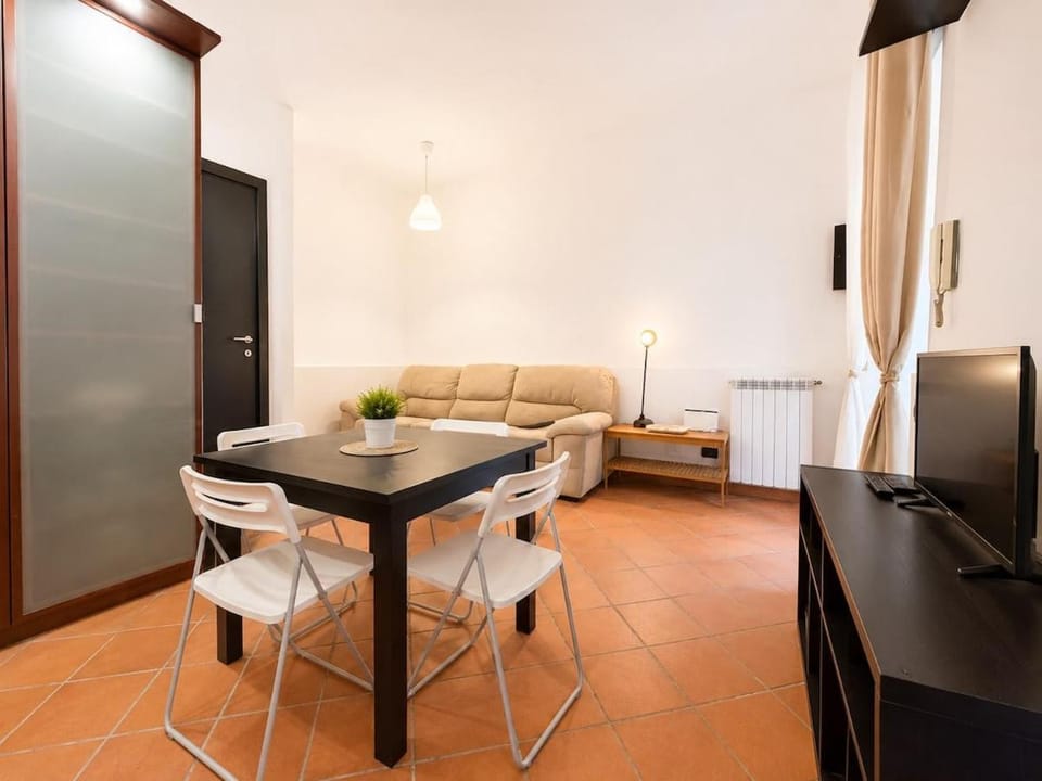 Loft in the Heart of Naples -Privacy -Wifi-Metro- Apartment in Naples