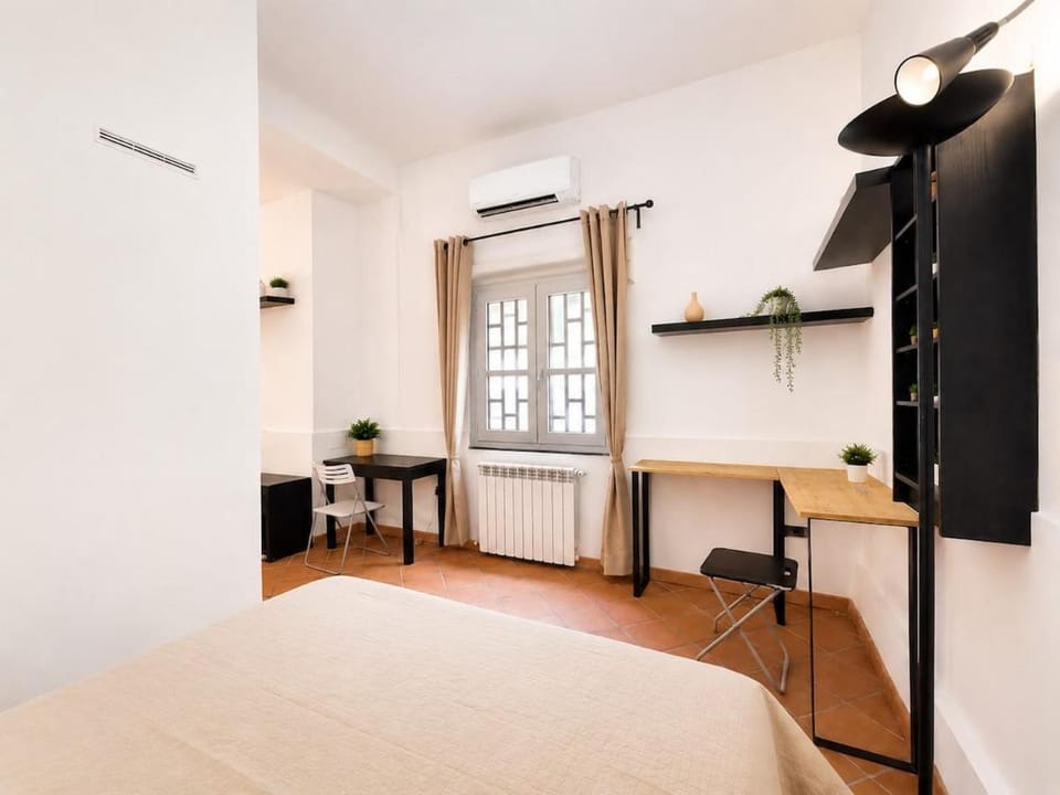 Loft in the Heart of Naples -Privacy -Wifi-Metro- Apartment in Naples