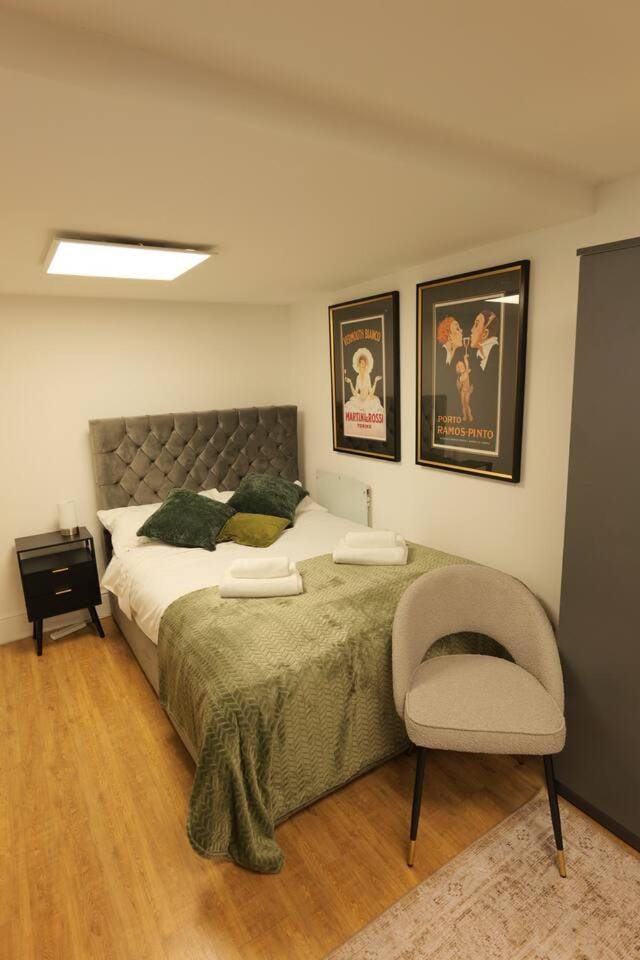 Deaf Property - Modern 1-Bed Hendon Central Apartment in Edgware