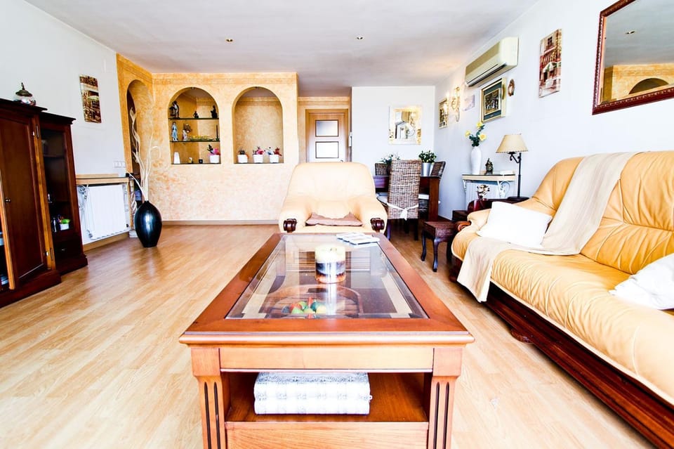 Communal lounge/ TV room, Living room