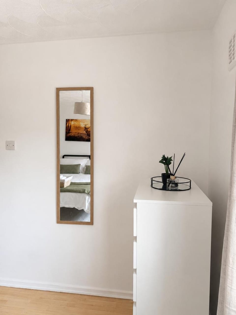 The Grove House - Located Near City Centre House in Stoke-on-Trent