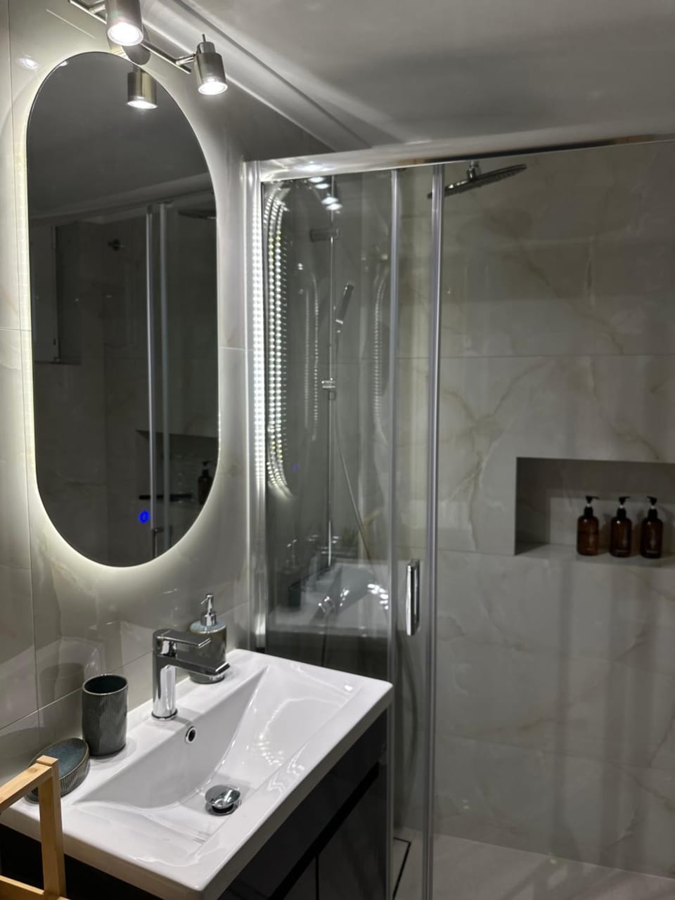 Shower, Bathroom, towels