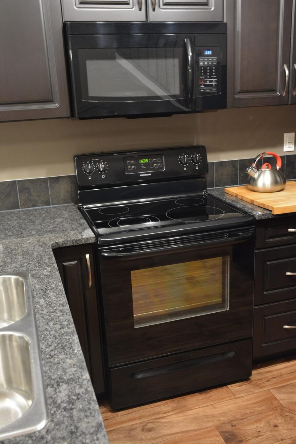 Prairie Views - Dog Friendly - Near Hwy 1 Apartment in Regina