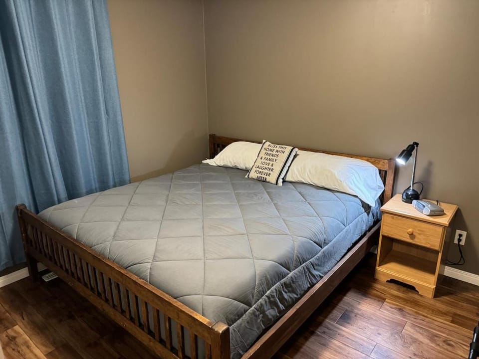 Prairie Views - Dog Friendly - Near Hwy 1 Apartment in Regina
