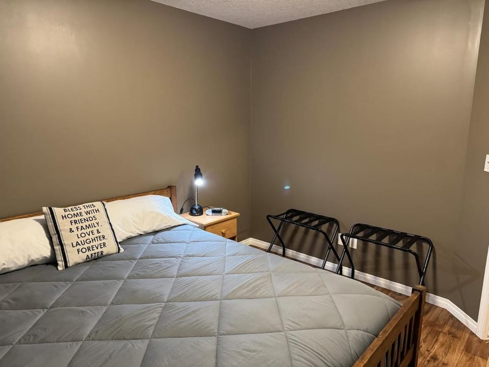 Prairie Views - Dog Friendly - Near Hwy 1 Apartment in Regina