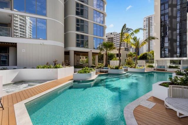 Luxury Lagoon Escape | Ocean Views Apartment in Surfers Paradise
