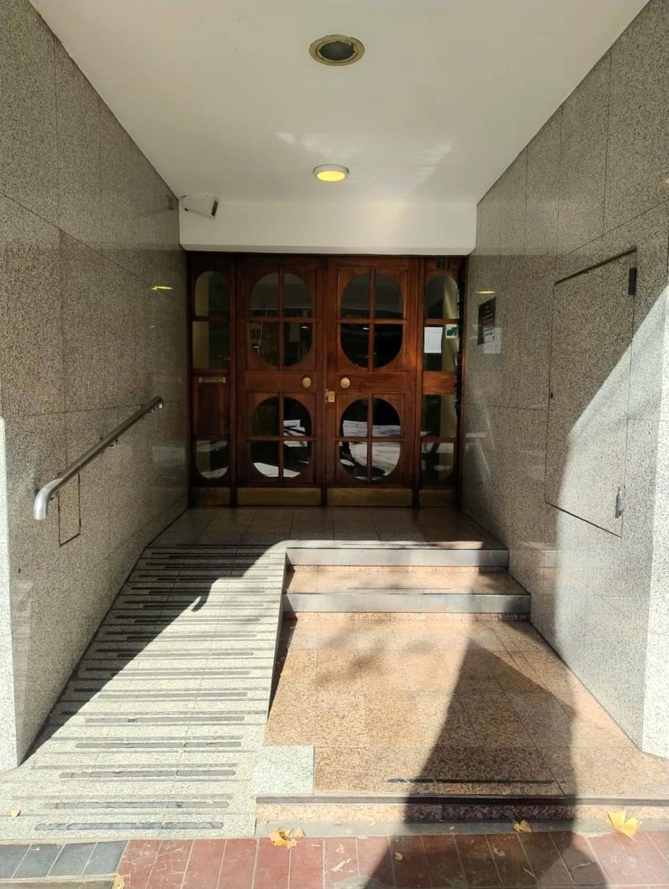 Facade/entrance