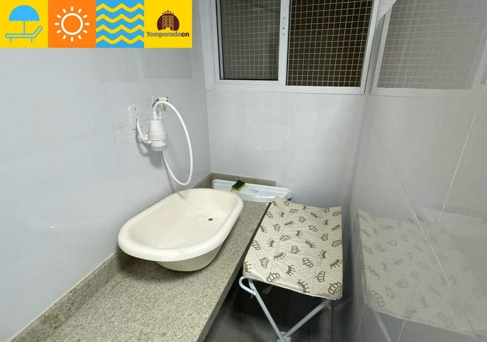 Toilet, Bathroom, bidet, towels