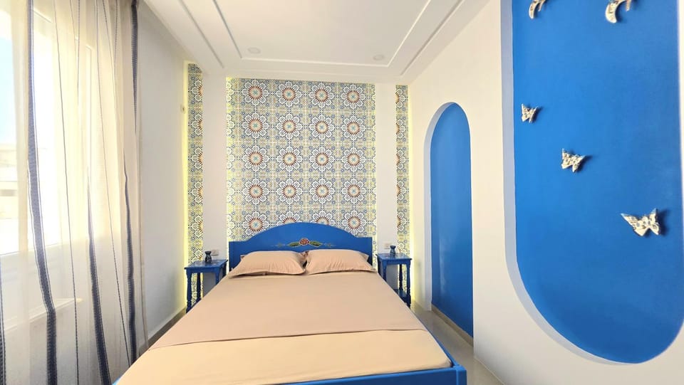 Bed, Decorative detail, Bedroom
