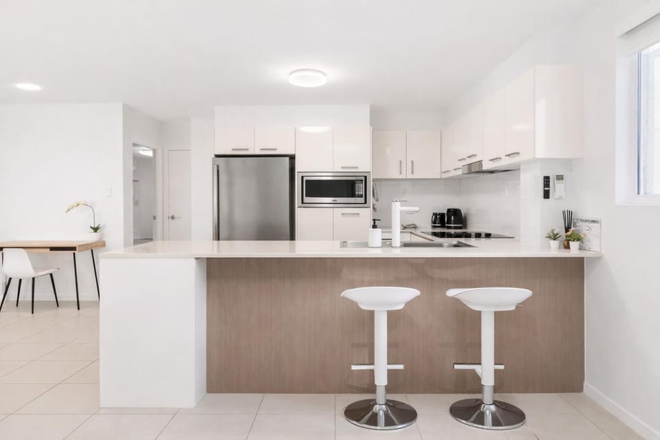 Dining area, dishwasher, toaster