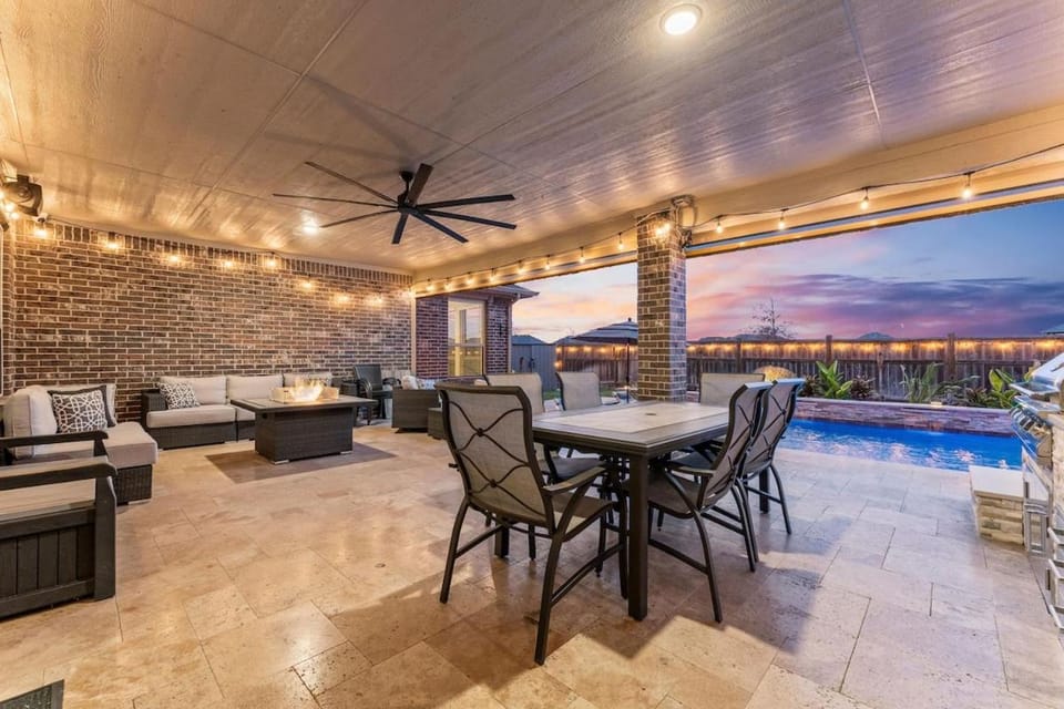 Waterfront Heated Pool Theater Smart Home House in Cypress