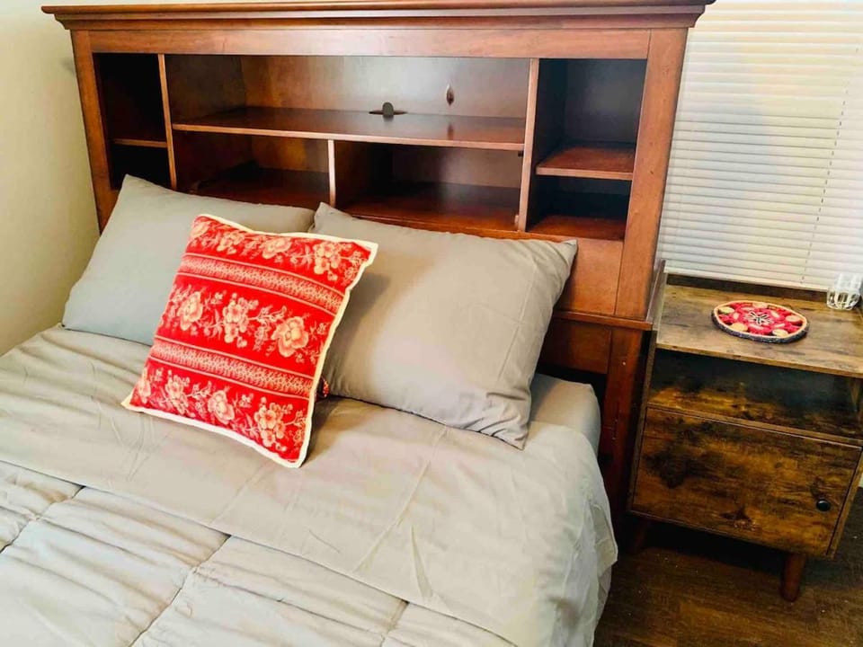 Cozy cottage- walk to Speedway Villa in Indianapolis