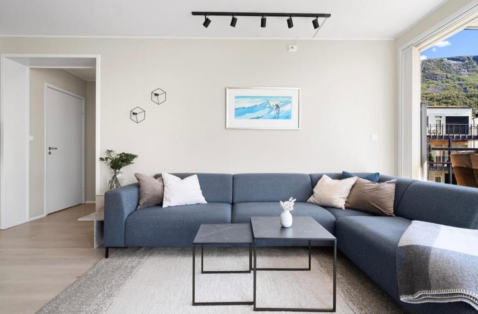 Arctic Waterfront Apartment Balcony & Views Apartment in Tromso