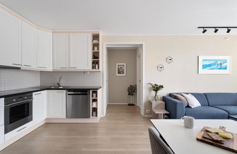 Arctic Waterfront Apartment Balcony & Views Apartment in Tromso