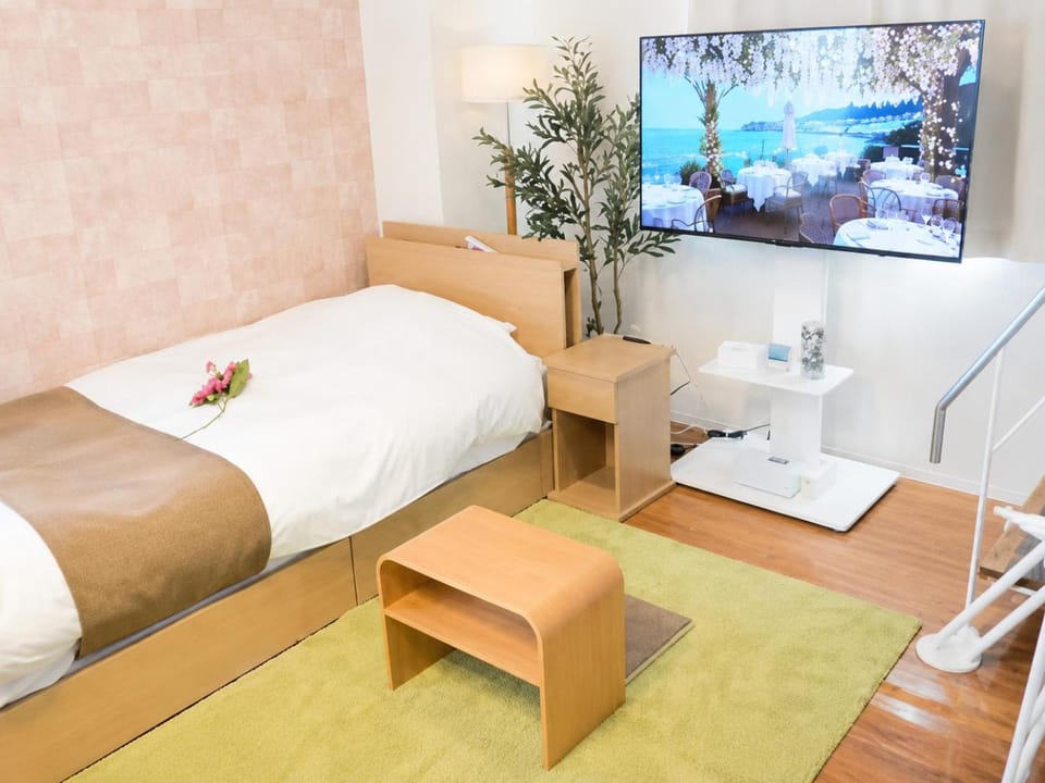 Bed, Living room, Bedroom