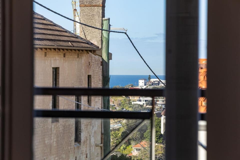 Bondi Beach Coastal King Suite with Water Views Apartment in Sydney