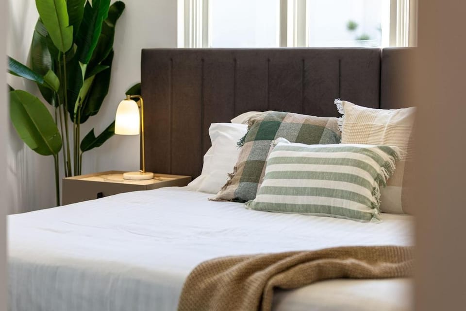 Bondi Beach Coastal King Suite with Water Views Apartment in Sydney