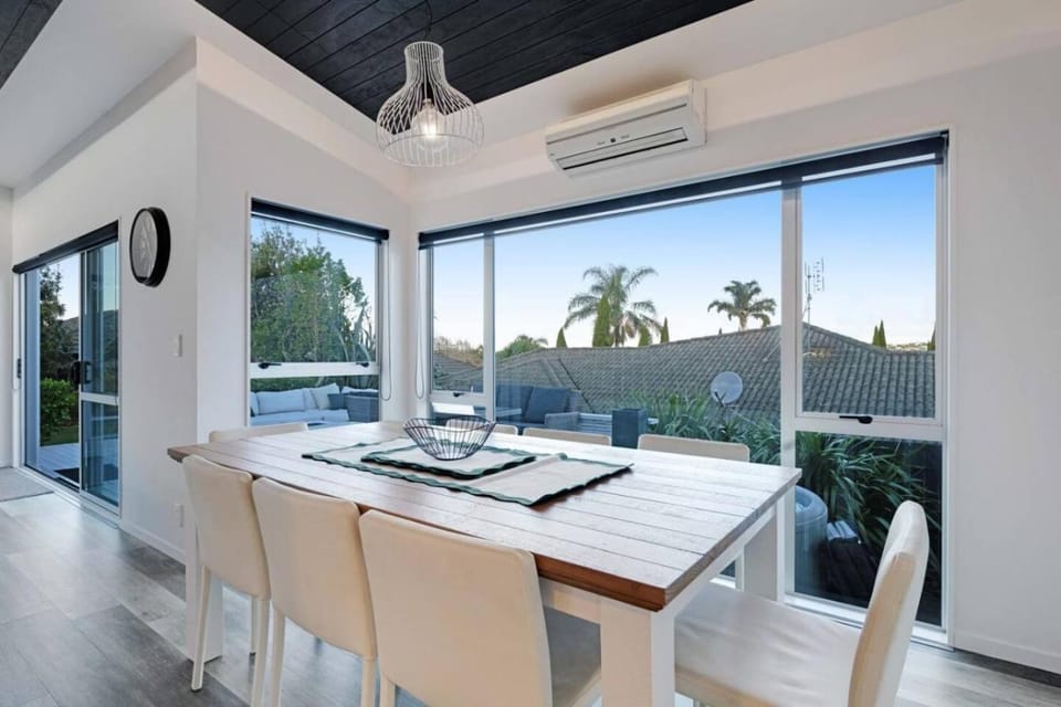 Dining area, air conditioner