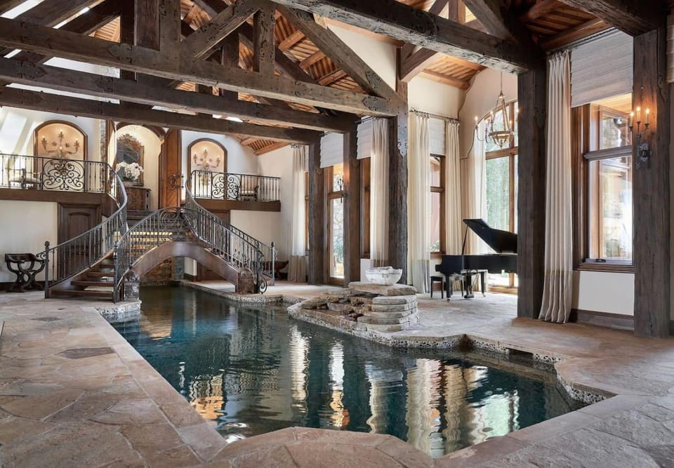 Private Aspen Mountain Estate with Indoor Pool House in Colorado