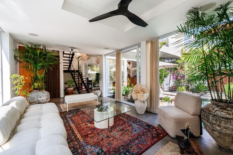 Living room, Seating area