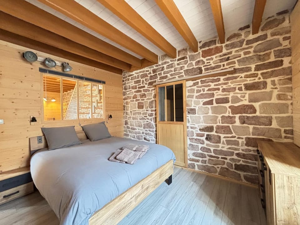 Appartement charmant à Luxeuil-les-Bains - FR-1-901-10 House in Bourgogne-Franche-Comté