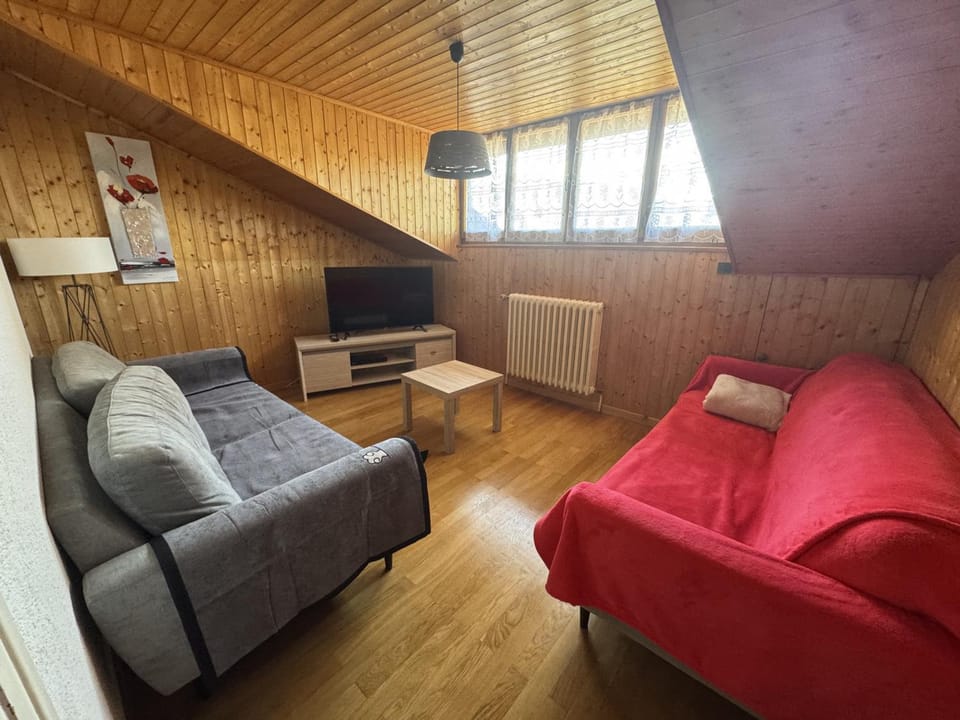 Appartement central, parking privé - 6 pers. - FR-1-836-83 Apartment in Arâches-la-Frasse