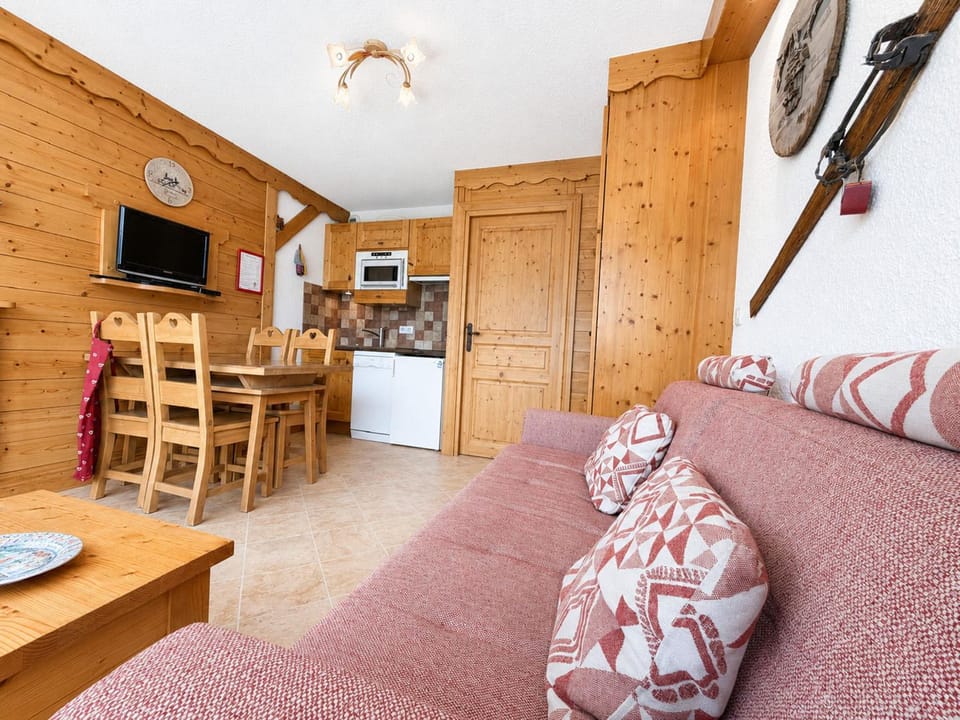 Studio classique au sud - 3 pers. - FR-1-452-420 Apartment in Les Allues
