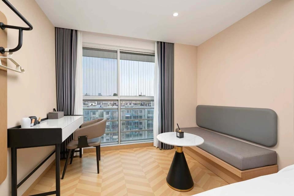 View (from property/room), Seating area, Bedroom