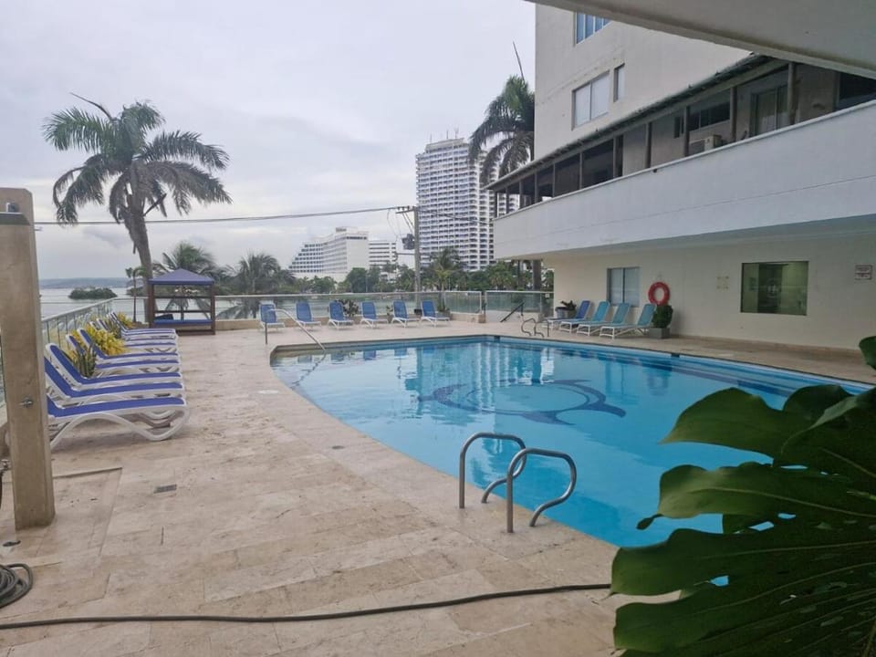 Beautiful apartment with a good oceanfront view Apartment in Cartagena