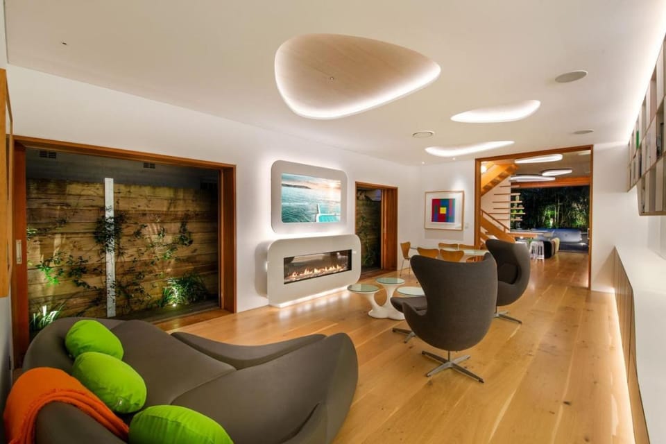 Visionary Luxury Designer House Jacuzzi Parking AC House in Sydney