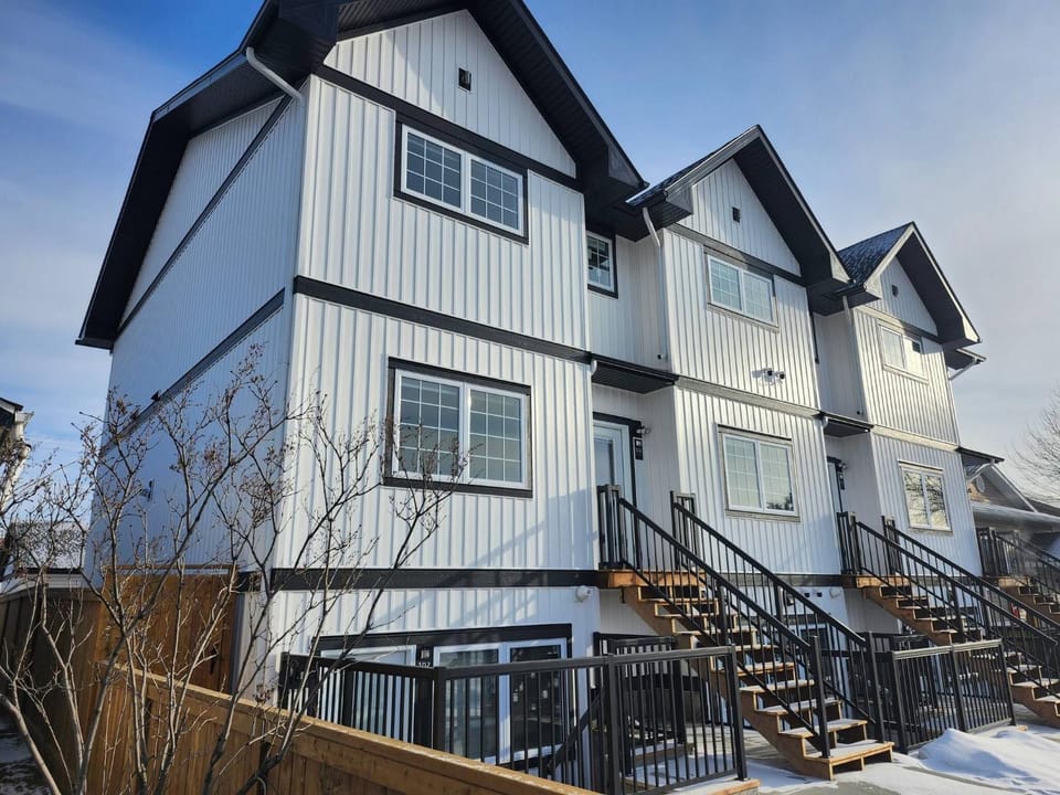Amazing medium long term rentals in Drumheller Apartment in Drumheller