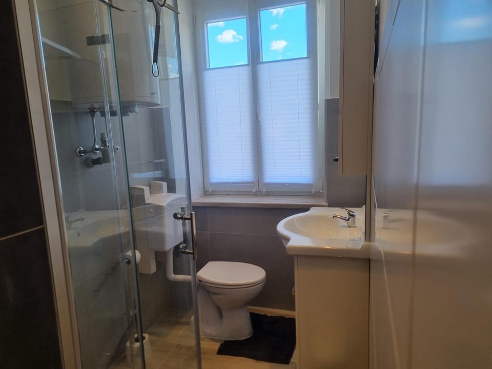 Shower, Toilet, Bathroom