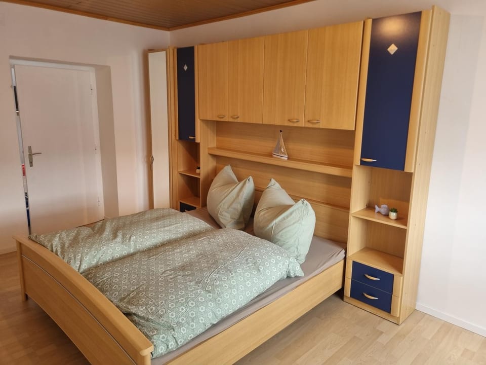 Bed, Bedroom, wardrobe