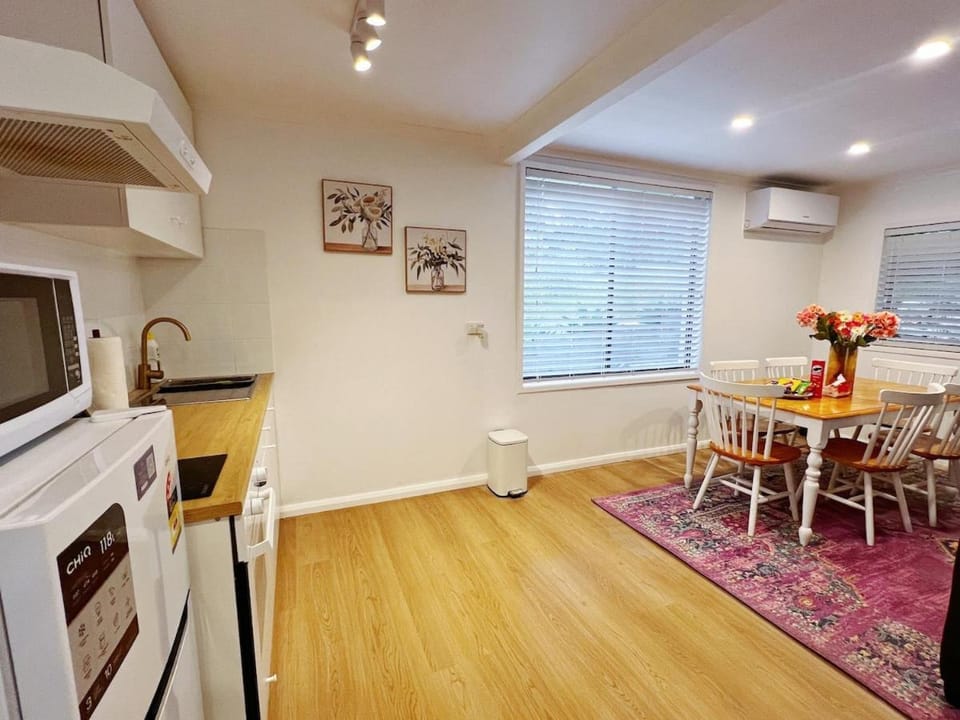 Garden View Guesthouse, Private & Peaceful Apartment in Central Coast