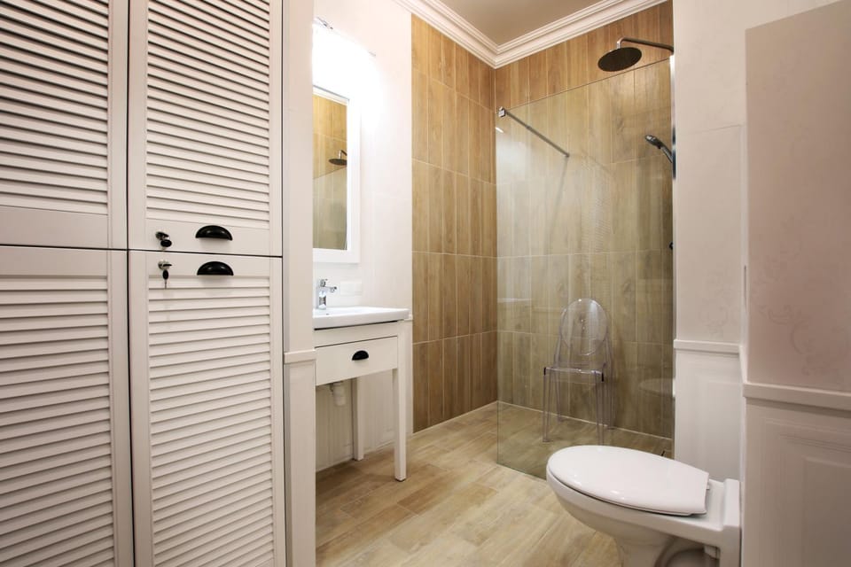 Bathroom, Photo of the whole room