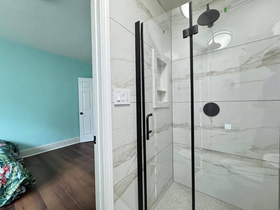 Beautiful RARE Condo 4Bedrooms Near Transportation Apartment in Washington