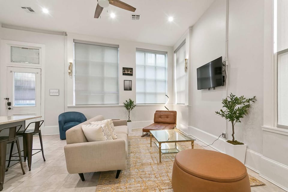 The Melody Master Suite in the Heart of NOLA Bed and Breakfast in French Quarter