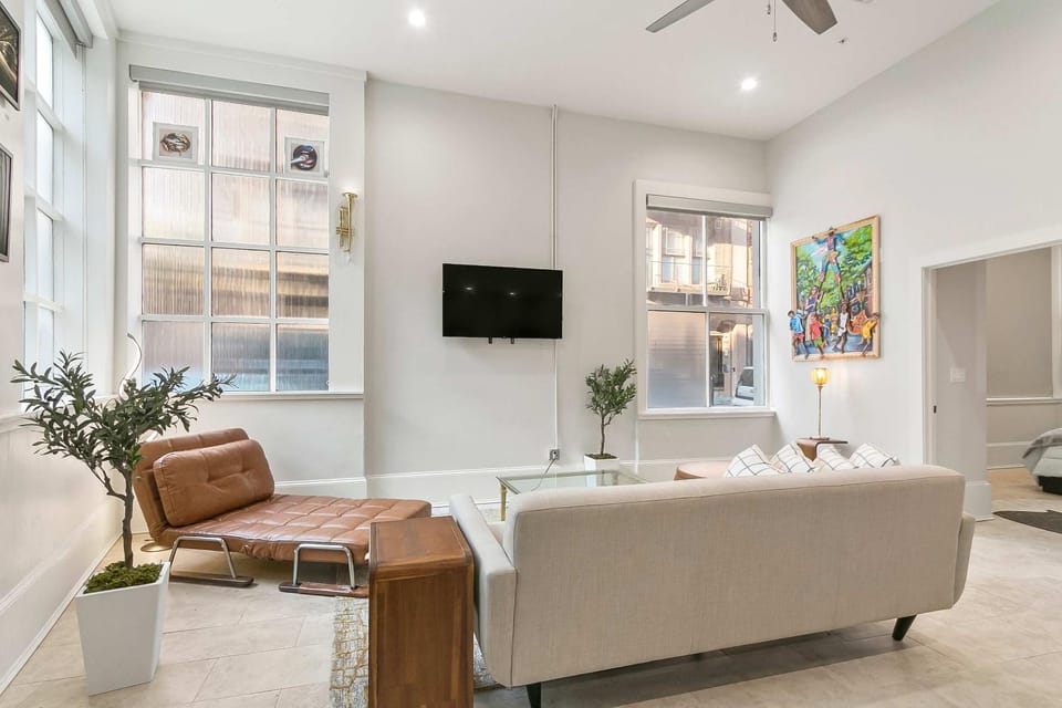 The Melody Master Suite in the Heart of NOLA Bed and Breakfast in French Quarter