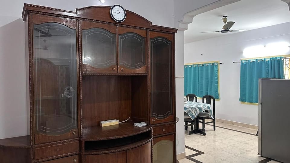 3BHK-AC appt 2 mins to RKbeach, Novotel Hotel Road Apartment in Visakhapatnam