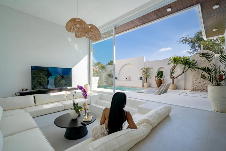 View (from property/room), Living room, Seating area