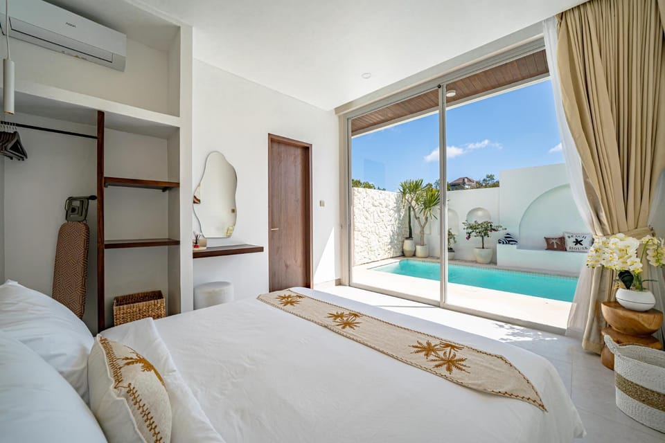 Bed, Bedroom, Pool view