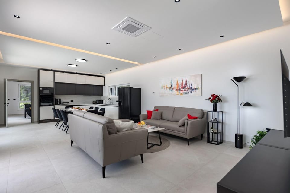 Living room, Dining area