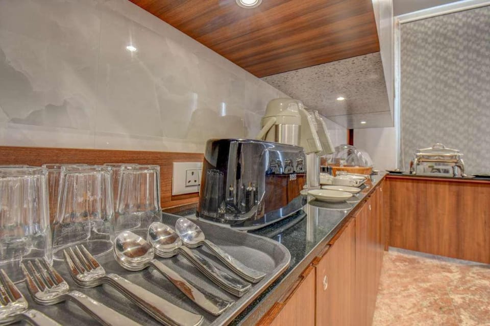 Coffee/tea facilities, Kitchen or kitchenette
