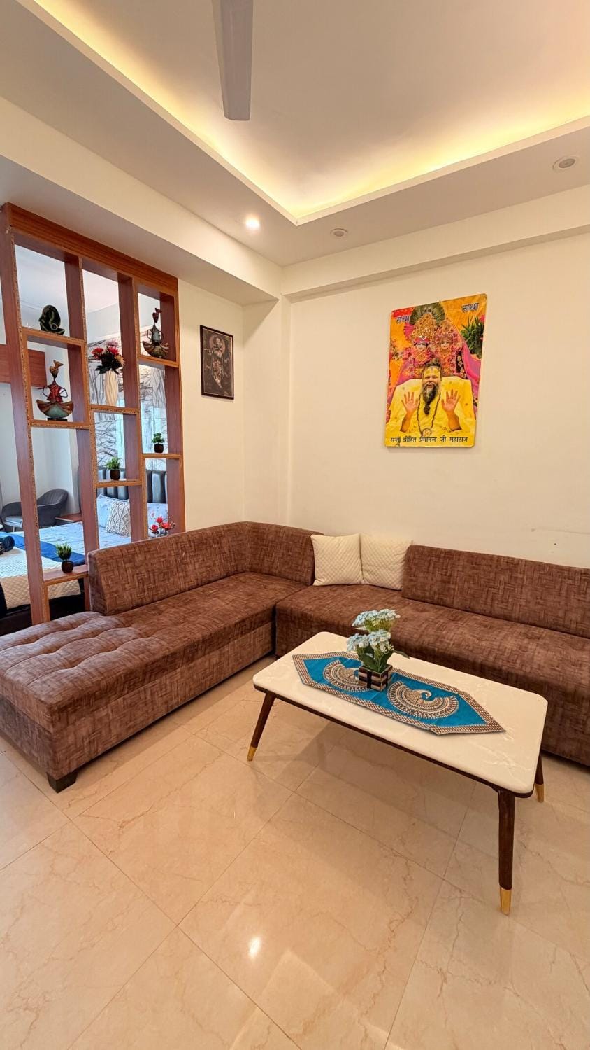 Laadli Stay I Near Prem Mandir I SaubhariKund View Apartment in Uttar Pradesh