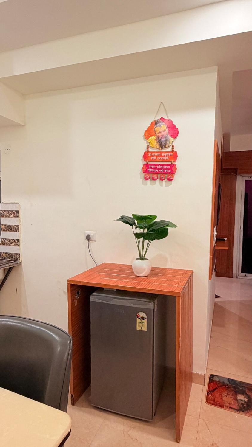 Laadli Stay I Near Prem Mandir I SaubhariKund View Apartment in Uttar Pradesh