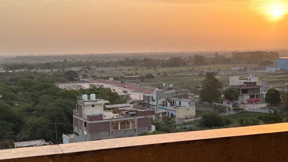 Laadli Stay I Near Prem Mandir I SaubhariKund View Apartment in Uttar Pradesh
